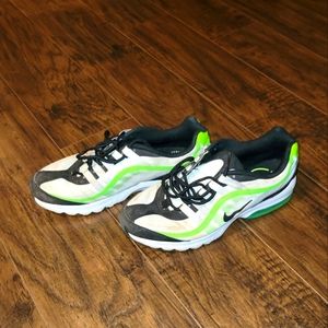 Nike Men's Airmax VG-R Sz 9